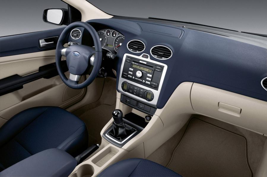  Ford Focus 2005 года  (фото 35 из 116)
